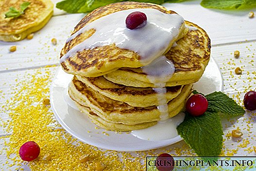 Mga Pancake ng mais - Kefir Pancakes na may Cornmeal