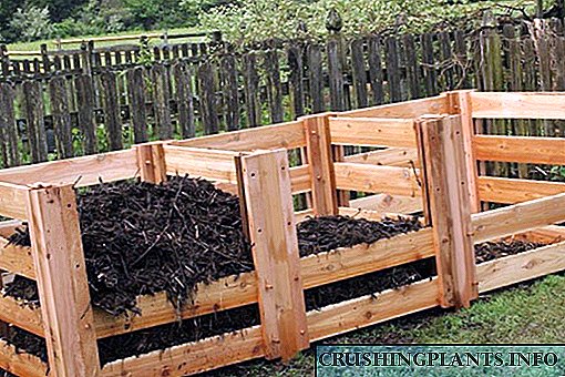 Maacht et-selwer Kompostgrube an engem Summerhaus
