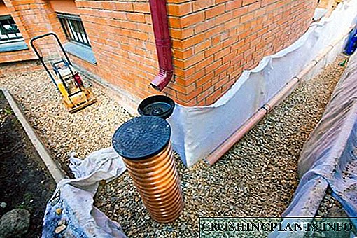 Protección fiable contra a destrución fatal: drenaxe ao redor da casa