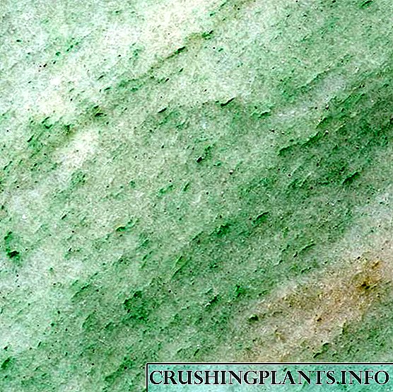 Green quartzite (zlatalit)